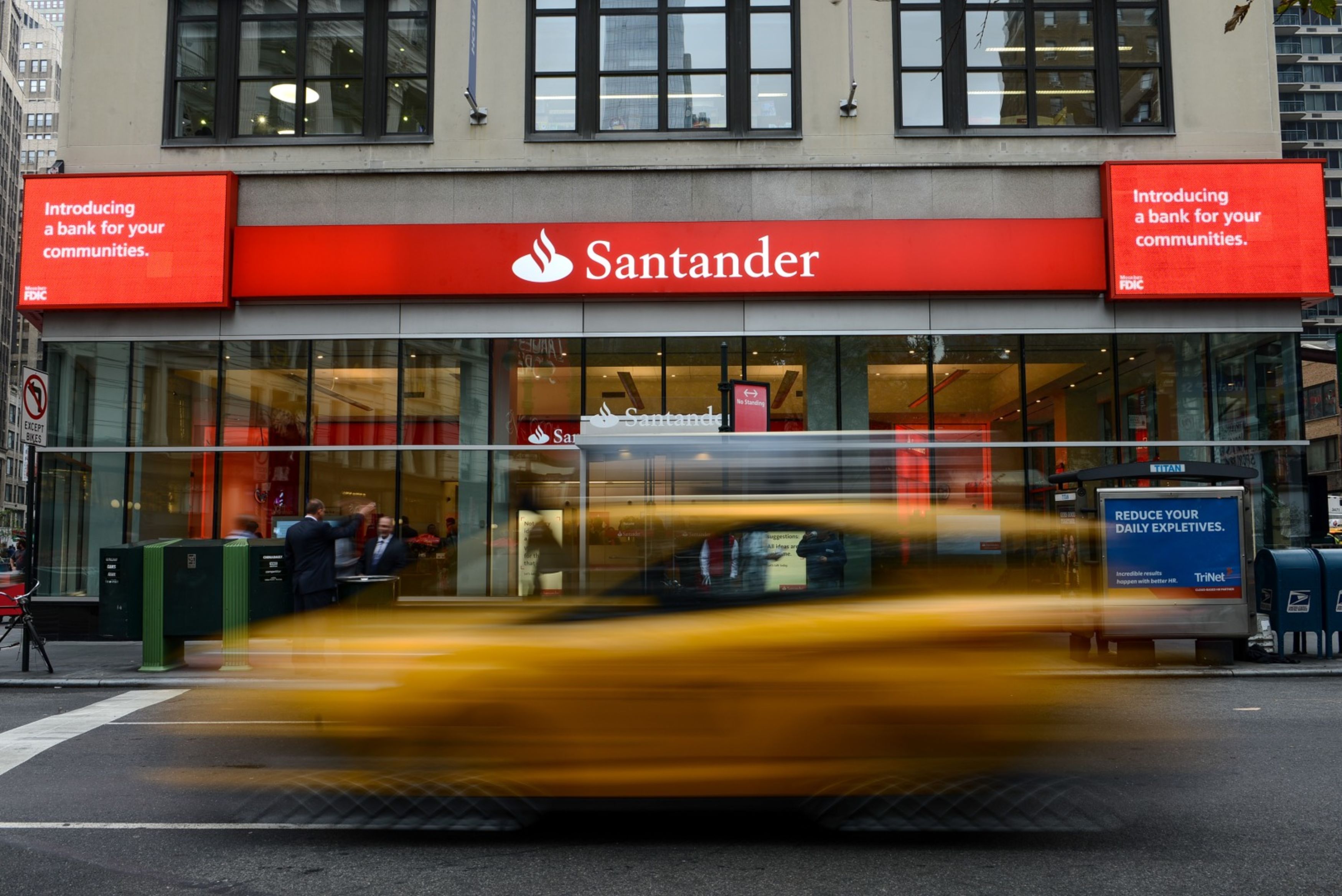 Santander Private Banking International Now Offers Bitcoin and Ethereum Trading for Swiss Clients